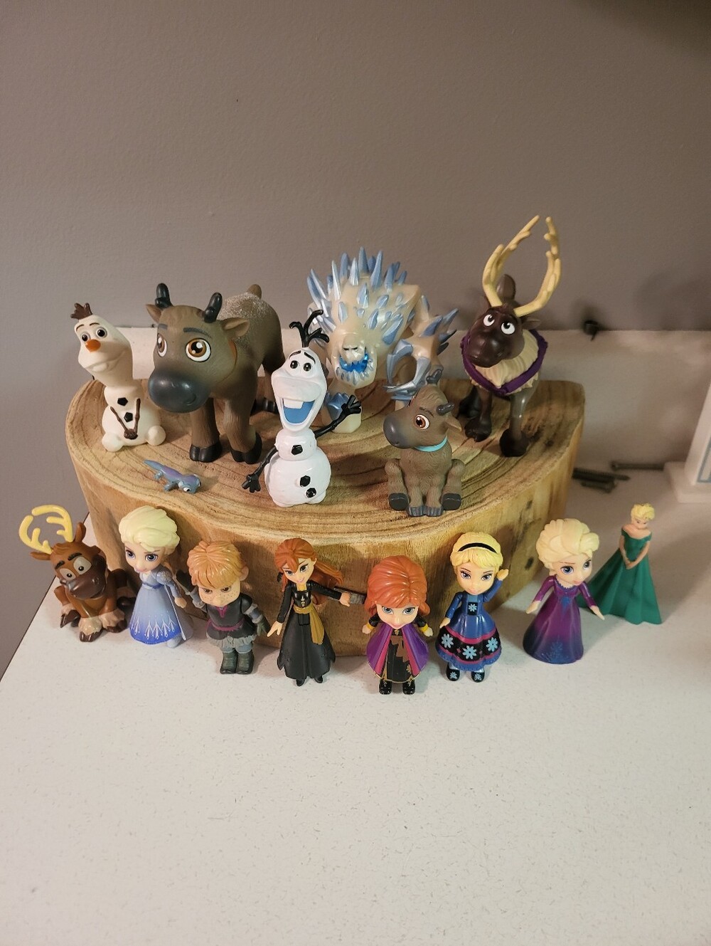 Disney FROZEN Lot PVC figures Preowned